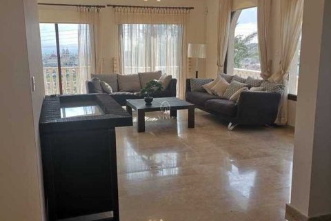 5 bedrooms House in Agios Athanasios, Cyprus No. 77303 13