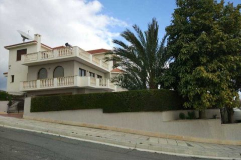 5 bedrooms House in Agios Athanasios, Cyprus No. 77303 6