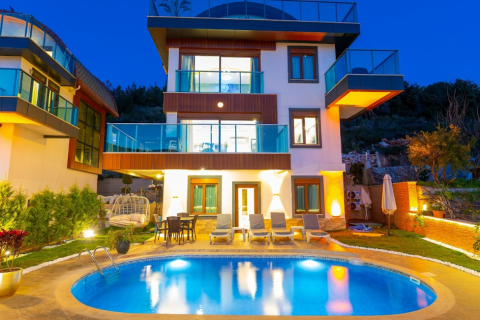 6 rooms Villa in Alanya, Turkey No. 21875 1