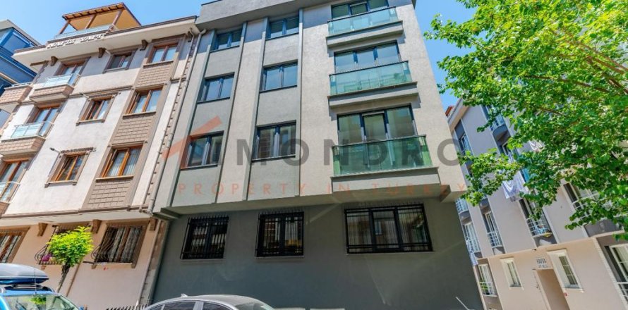 4+1 Apartment en Umraniye, Turkey No. 21882