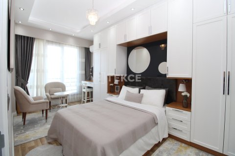 4+1 Apartment in Cinarcik, Turkey No. 11318 18