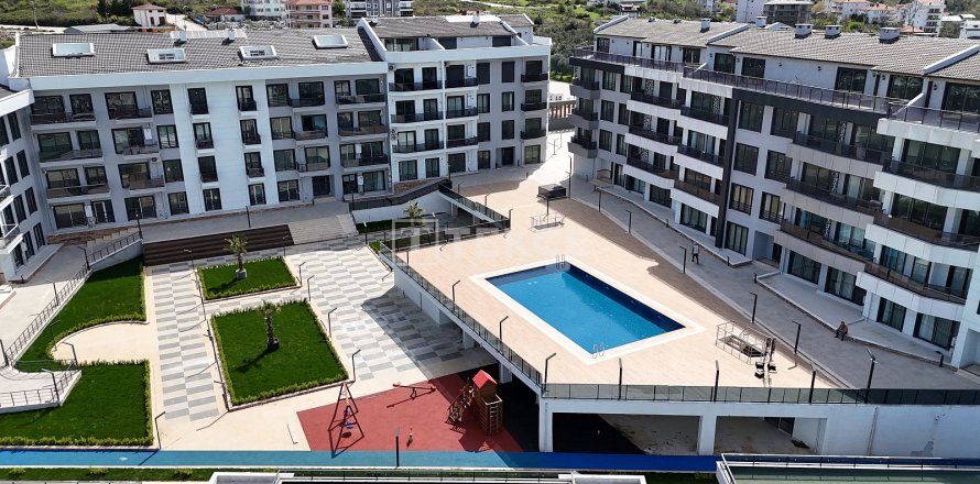 4+1 Appartement à Cinarcik, Turkey No. 11318