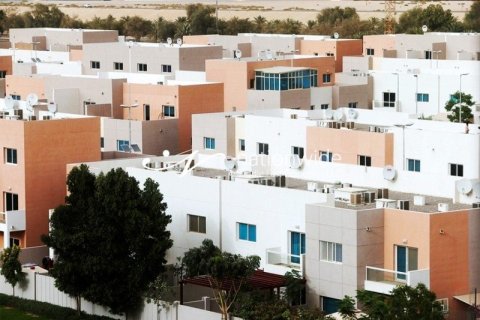 2 dormitorios Villa en Abu Dhabi, UAE No. 4447 1