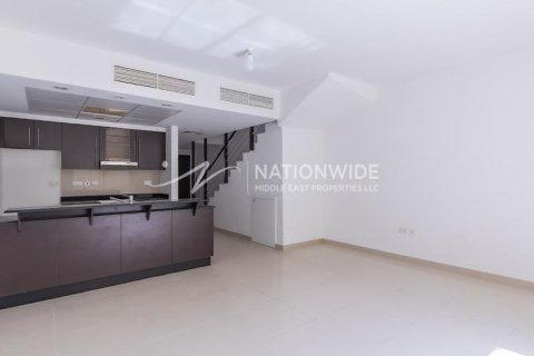 2 bedrooms Villa in Abu Dhabi, UAE No. 4447 9