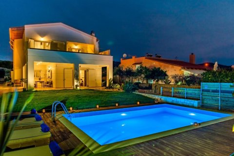 400m² Villa in Hersonissos, Greece No. 56175 1