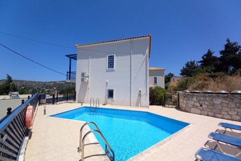 2 bedrooms Villa in Chania, Greece No. 24012 2