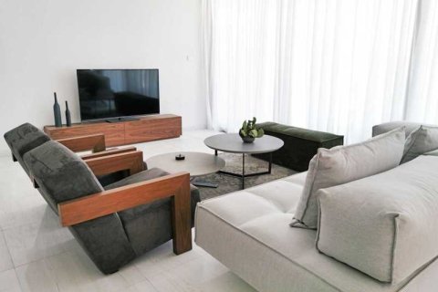 2 bedrooms Apartment in Nicosia, Cyprus No. 33279 3