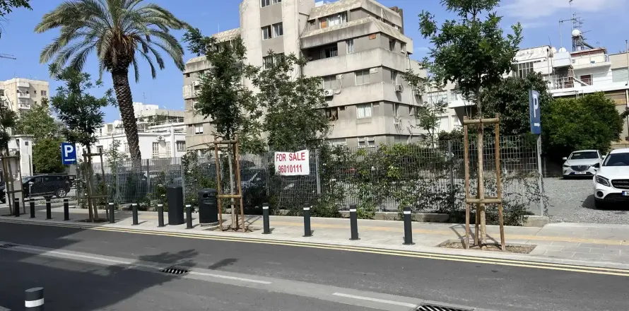 653m² Land en Nicosia, Cyprus No. 43884