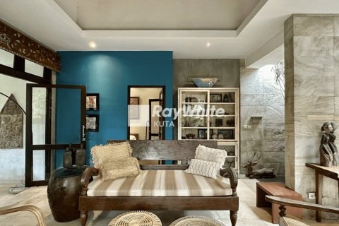 5 bedrooms Villa in Kerobokan, Indonesia No. 22957 17