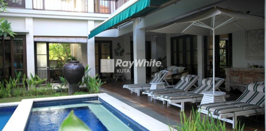 6 bedrooms Villa in Jimbaran, Indonesia No. 22911