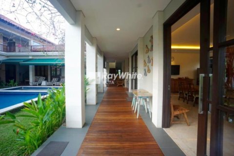 6 bedrooms Villa in Jimbaran, Indonesia No. 22911 21