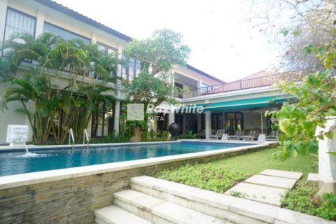 6 bedrooms Villa in Jimbaran, Indonesia No. 22911 12