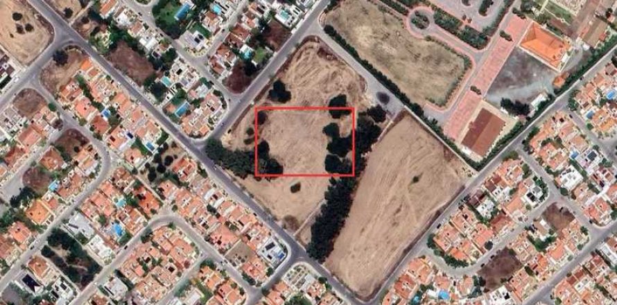 16745m² Land in Strovolos, Cyprus No. 35867