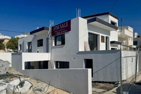 6 bedrooms House in Limassol, Cyprus No. 69262 1