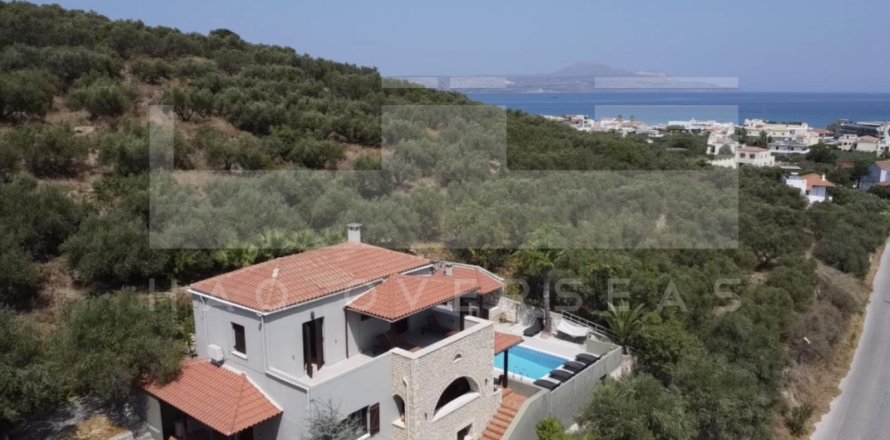 4 bedrooms Villa in Crete, Greece No. 24407