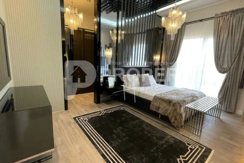 5 rooms Apartment in Beylikduezue, Turkey No. 13093 16