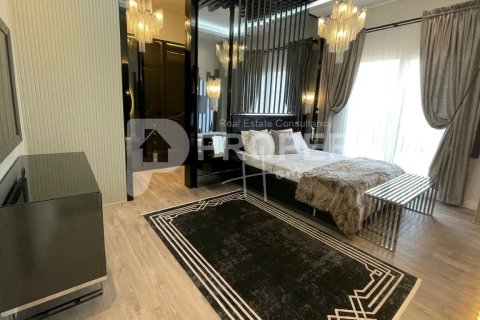 5 rooms Apartment in Beylikduezue, Turkey No. 13093 19