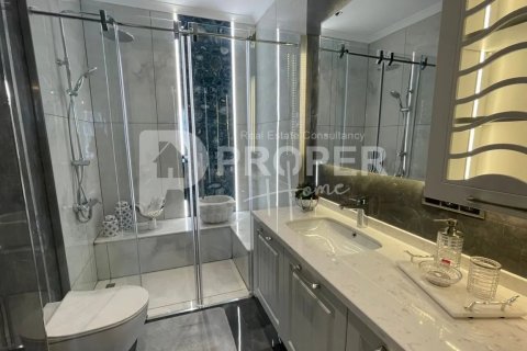 5 rooms Apartment in Beylikduezue, Turkey No. 13093 10