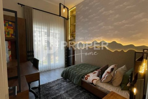 5 rooms Apartment in Beylikduezue, Turkey No. 13093 7