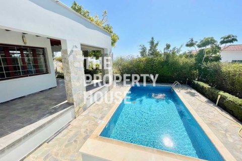 4 bedrooms Villa in Agios Athanasios, Cyprus No. 62737 1