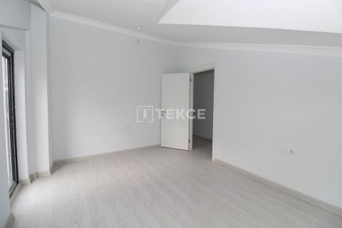 4+1 Apartment in Ankara, Turkey No. 11146 18