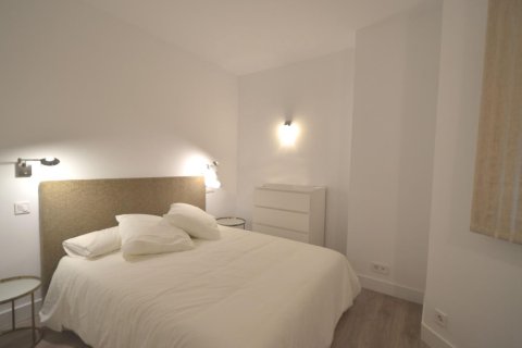 2 bedrooms Apartment in Madrid, Spain No. 26049 7