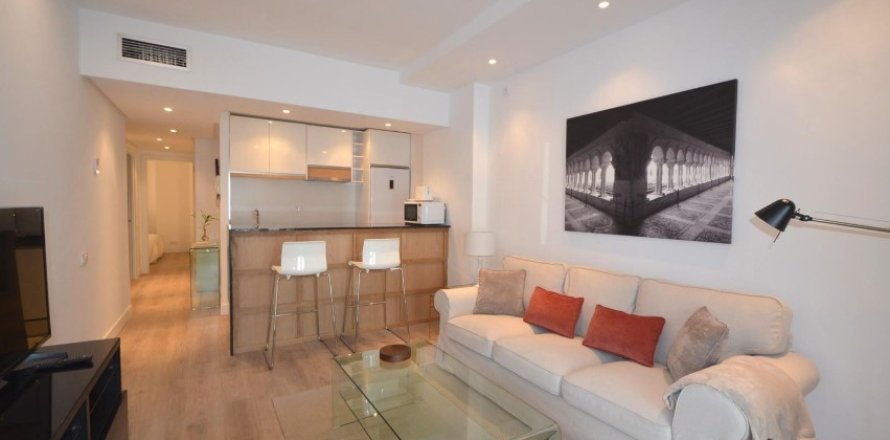 2 bedrooms Apartment in Madrid, Spain No. 26049