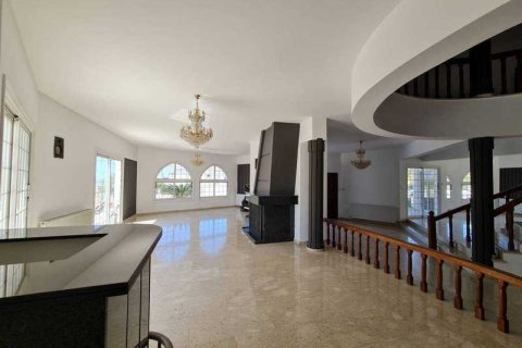 4 bedrooms Villa in Limassol, Cyprus No. 29699 5