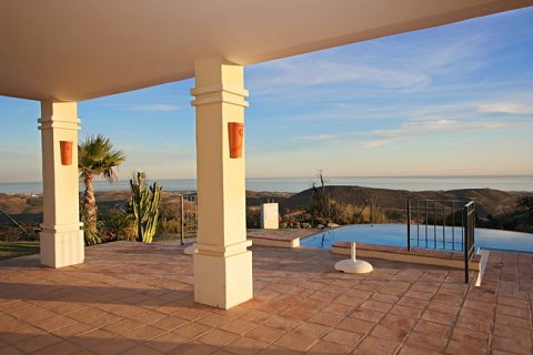 6 bedrooms House in Benahavis, Spain No. 25240 9