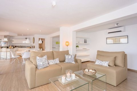 4 dormitorios House en Estepona, Spain No. 25239 7