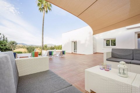 4 dormitorios House en Estepona, Spain No. 25239 1