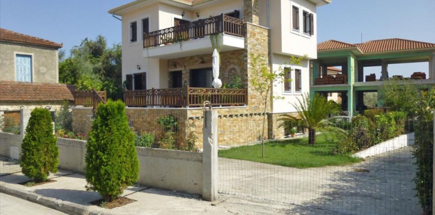 3 bedrooms Villa in Thessaly, Greece No. 49099