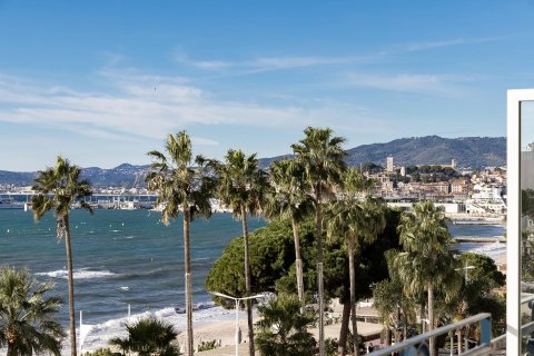 2 bedrooms Apartment in Cannes, France No. 76656 2