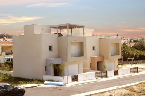 3 bedrooms Villa in Paphos, Cyprus No. 38034 3