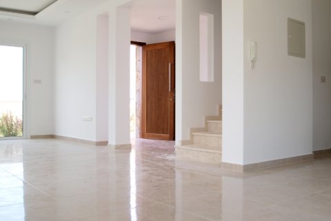 3 bedrooms Villa in Paphos, Cyprus No. 38034 5