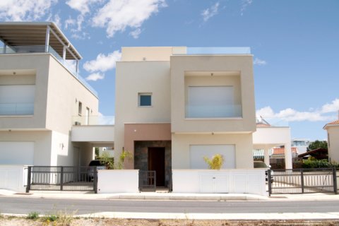 3 bedrooms Villa in Paphos, Cyprus No. 38034 1