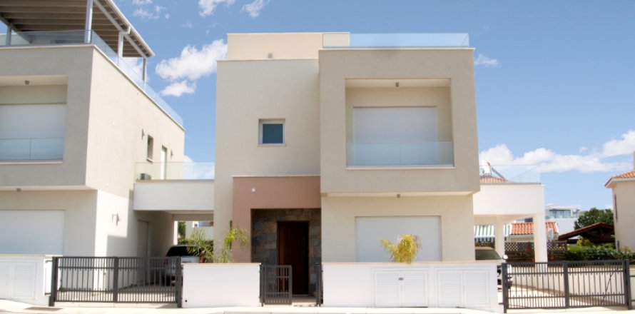 3 bedrooms Villa in Paphos, Cyprus No. 38034