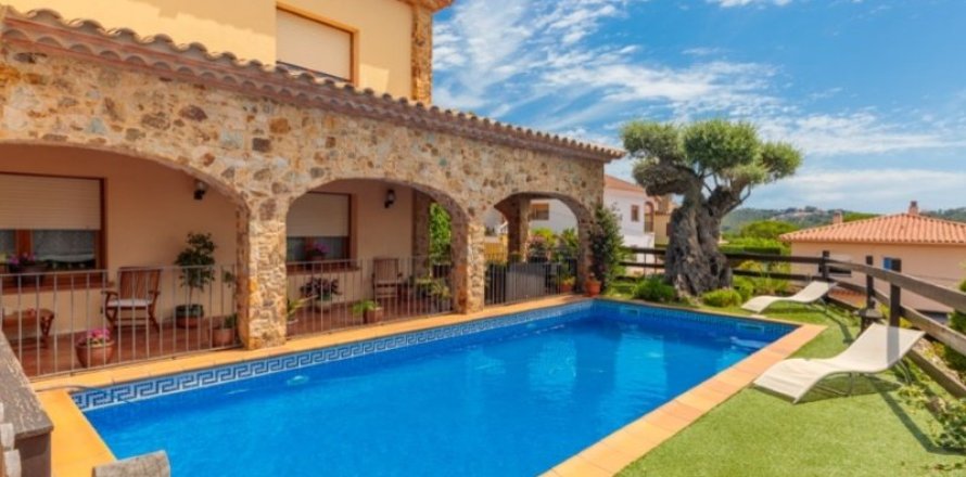 5 dormitorios House en Blanes, Spain No. 25426