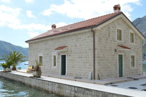 4 bedrooms House in Kotor, Montenegro No. 66827 2