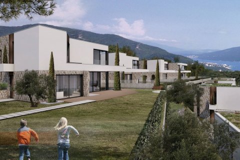 3 bedrooms Villa in Herceg Novi, Montenegro No. 66929 1