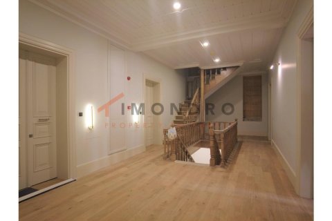 4+1 Apartment en Beyoglu, Turkey No. 16959 11