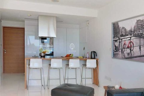 2 bedrooms Apartment in Germasogeia, Cyprus No. 77605 3