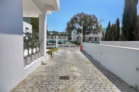 2 bedrooms Apartment in Germasogeia, Cyprus No. 77605 14