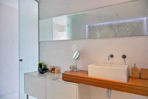 2 bedrooms Apartment in Germasogeia, Cyprus No. 77605 12
