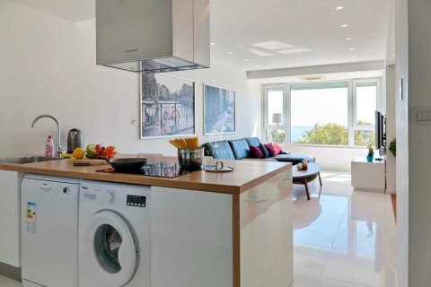 2 bedrooms Apartment in Germasogeia, Cyprus No. 77605 4