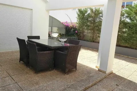 5 bedrooms Villa in Germasogeia, Cyprus No. 40052 8