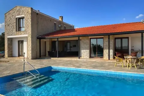 3 bedrooms Villa in Maroni, Cyprus No. 39999 1