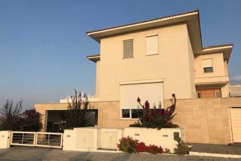 5 bedrooms House in Latsia, Cyprus No. 29570 1