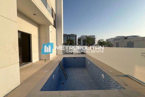 4 dormitorios Villa en  Yas Island, UAE No. 53968 3