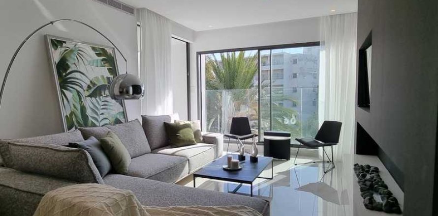 3 dormitorios Apartment en Limassol, Cyprus No. 73731